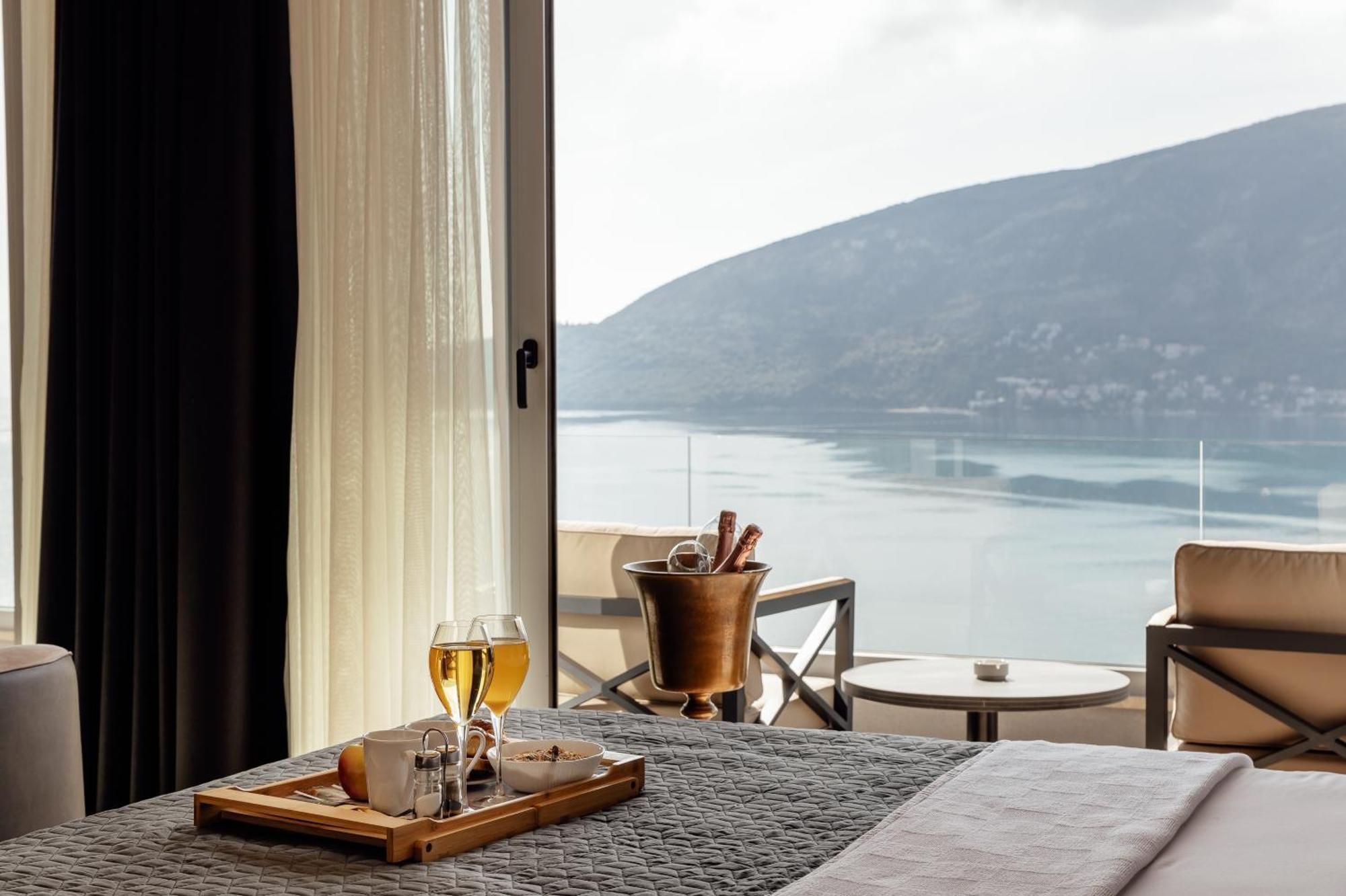Garni Hotel Kruso Herceg Novi Exterior photo